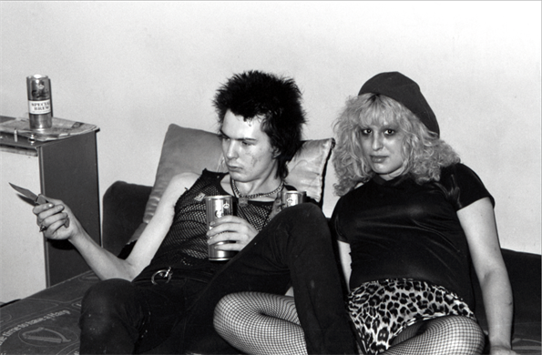 Rare Photos of Nancy And Sid Vicious At Johnny Rotten's House In 1978
