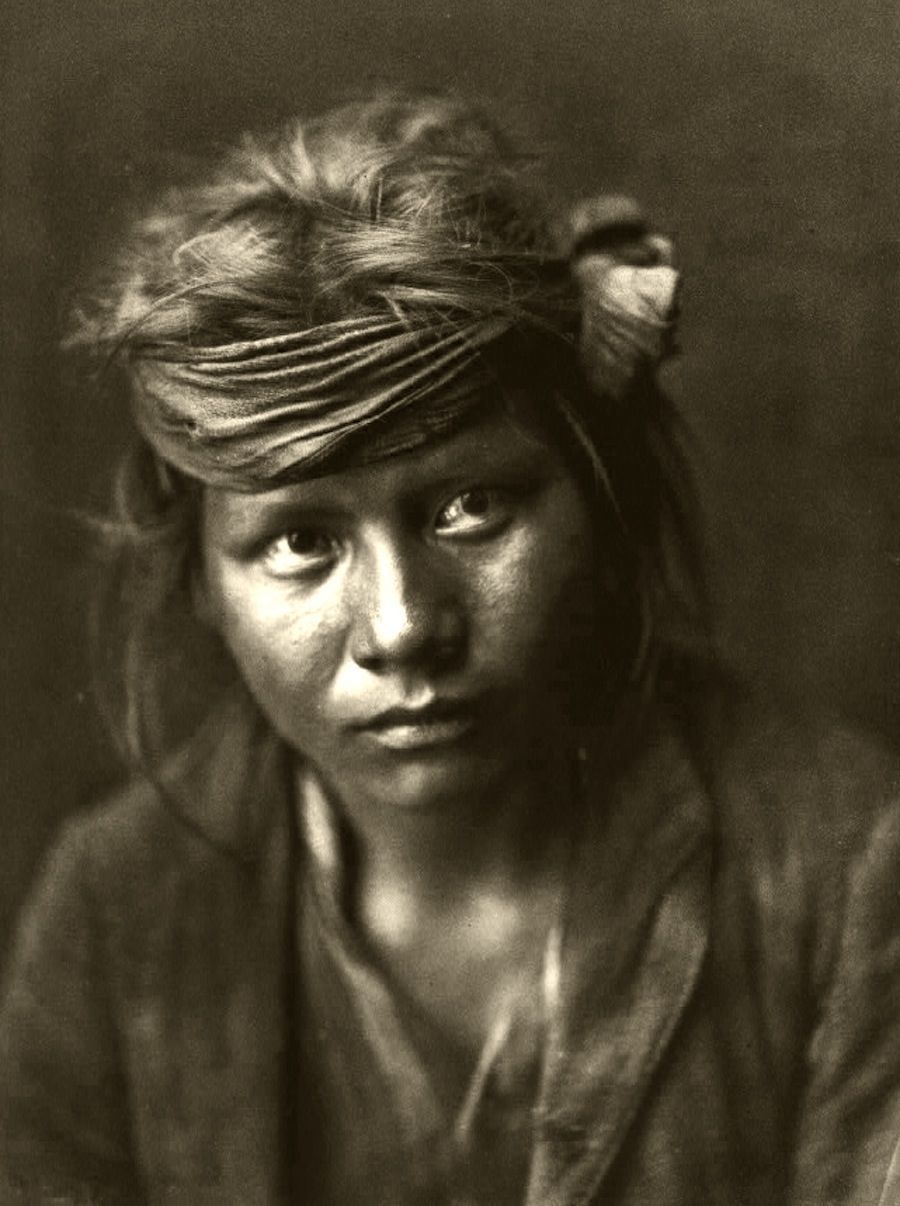 Edward_S._Curtis_Collection_People_016