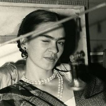 Rare Photos Of Frida Kahlo Wearing A Plaster Communist Corset, Feeding Ducks And On A New York Rooftop