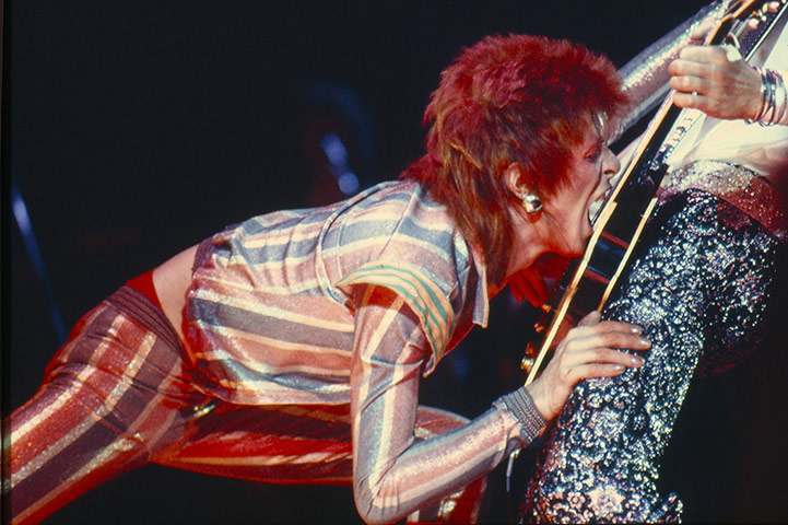 david-bowie-and-mick-ronson-guitar