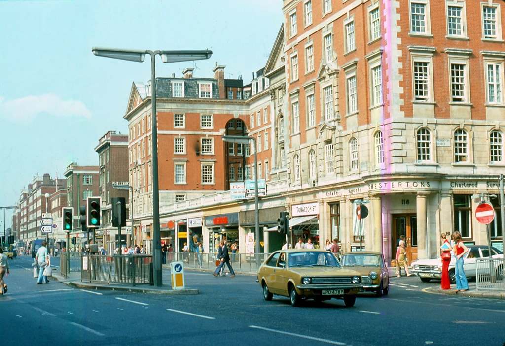 1976 - London - Kensington High Street