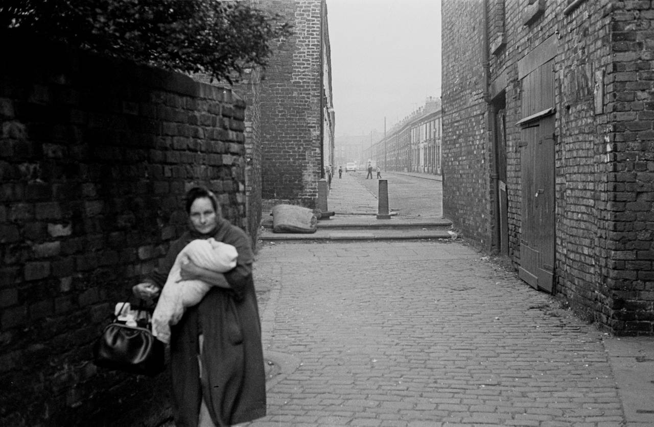 A Liverpool 8 alleyway encounter 1970 284-3