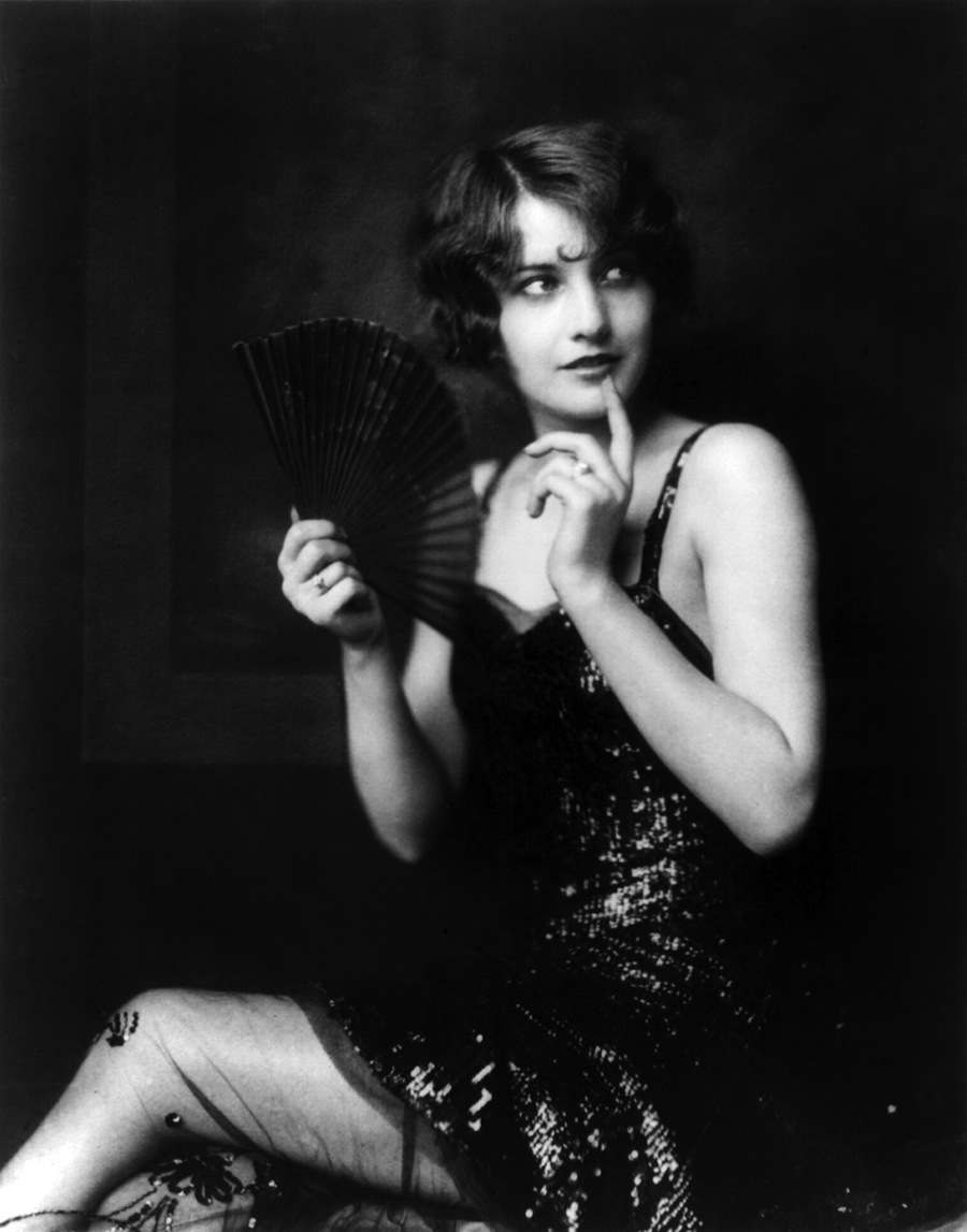 Barbara_Stanwyck,_Ziegfeld_girl,_by_Alfred_Cheney_Johnston,_ca._1924