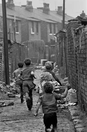 Powerful Photos Of Manchester Slums 1969-72 - Flashbak