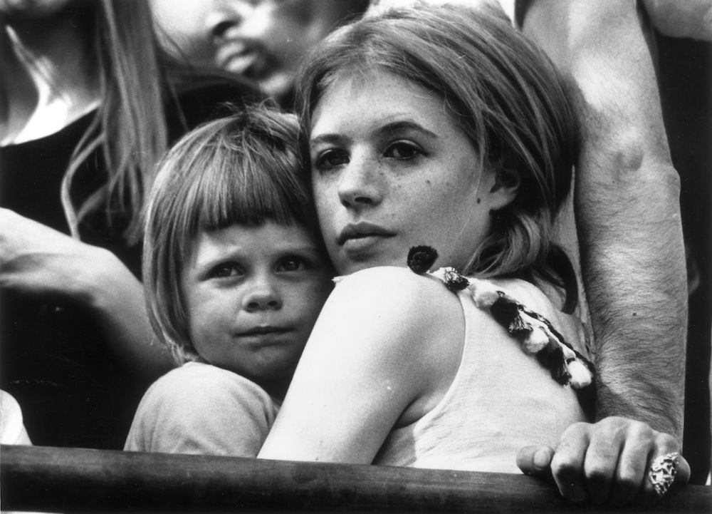 5th July 1969: Marianne Faithfull and her young son Nicholas attend a Rolling Stones concert in London's Hyde Park. She is currently divorcing her husband John Dunbar to be with her boyfriend, singer Mick Jagger. (Photo by Ian Showell/Keystone/Getty Images)