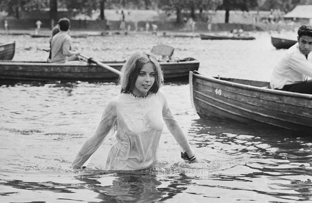 Fabulous Photos Of The Rolling Stones And The Audience At Hyde Park