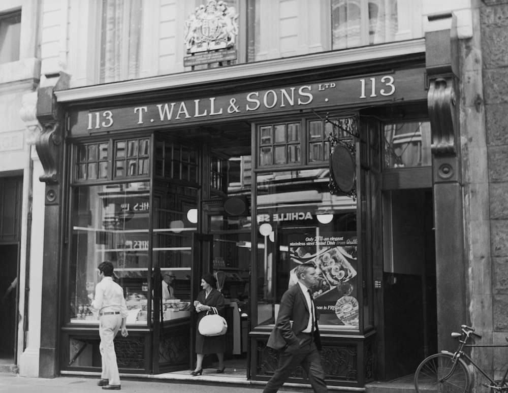 T. Wall & Sons Ltd, a well-known butcher's shop at 113 Jermyn Street, London, 26th May 1970. (Photo by Fox Photos/Hulton Archive/Getty Images)