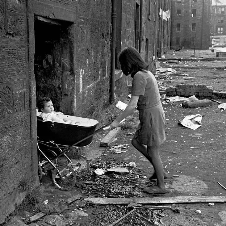 Basic Shelter: Slum Life And Squalor In British Cities 1968-72