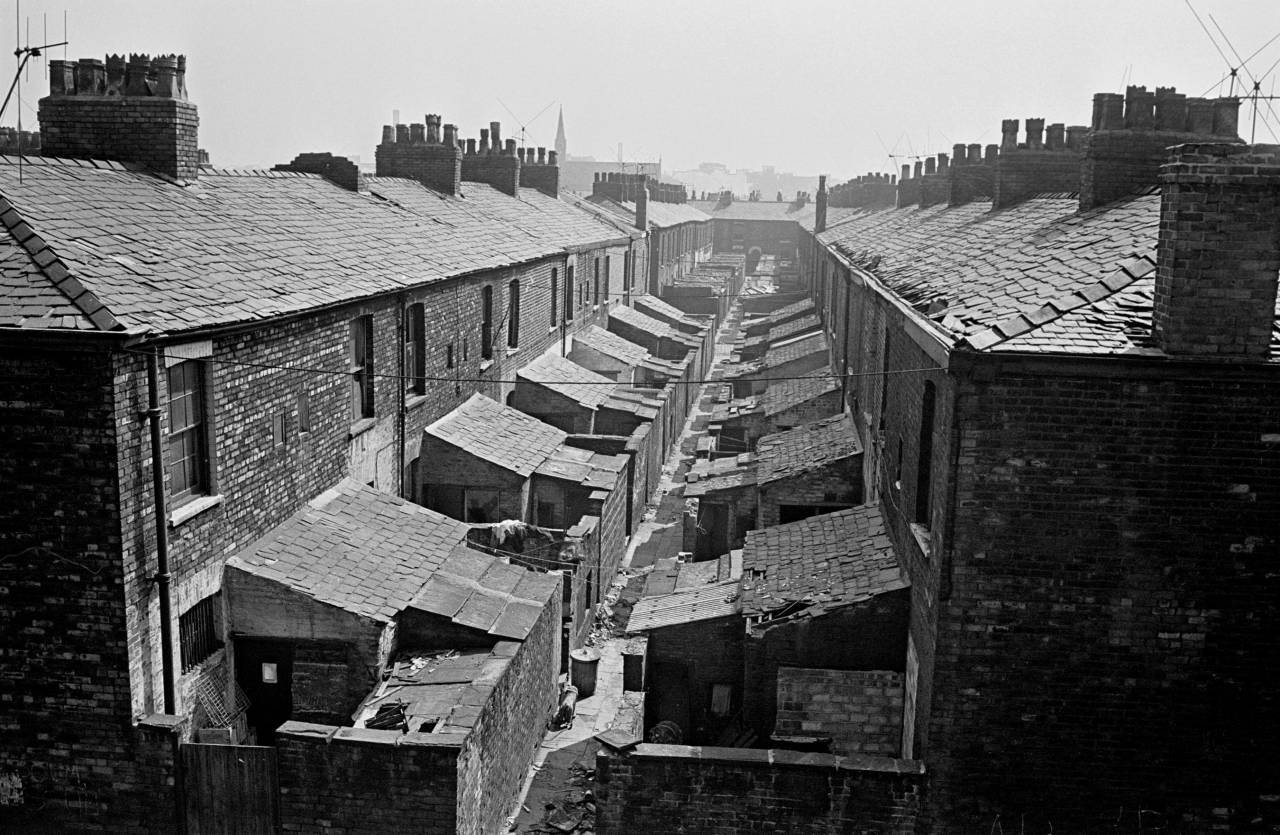 Terraced house backs Salford 1970