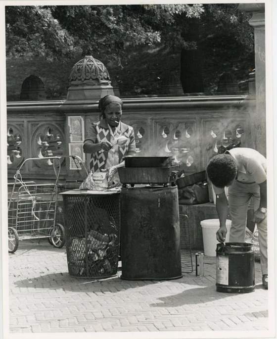 Bethesda Fountain, Central Park, 1976 p