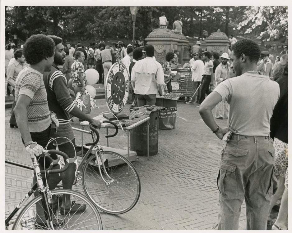 Bethesda Fountain, Central Park, 1976 v