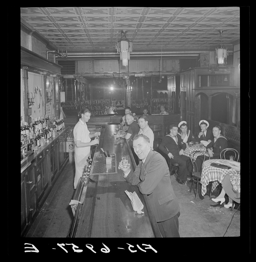 A Night At O Reilly S Bar In New York In 1942 Flashbak