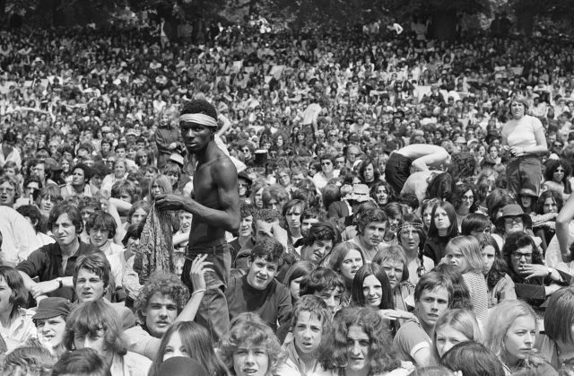 Fabulous Photos of the Rolling Stones and the Audience at Hyde Park ...