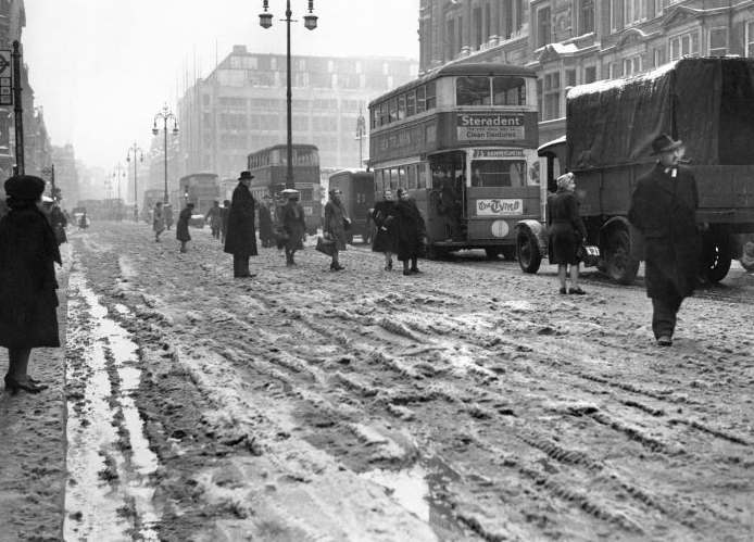 Snowy Oxford Street 1947