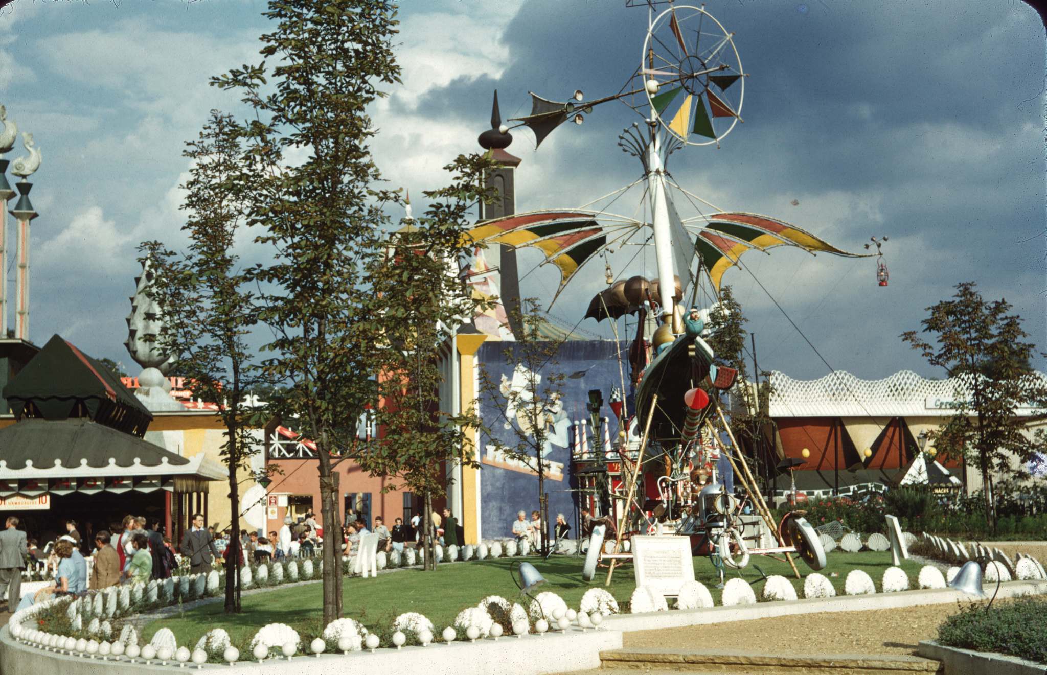 Festival of Britain, 1953 Battersea Park, by Vern Orton - Flashbak