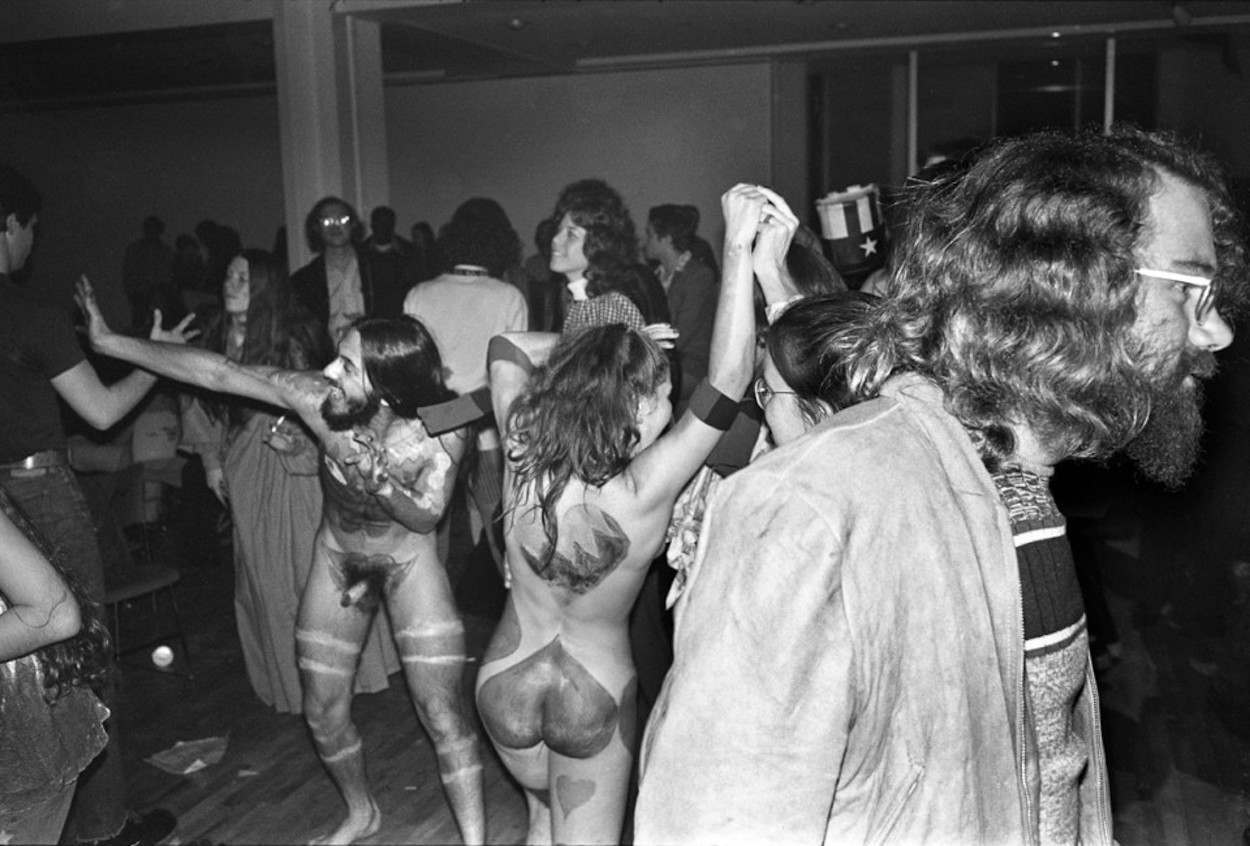 Partying At CalArts in the 1970s With A Candid Camera - Flashbak