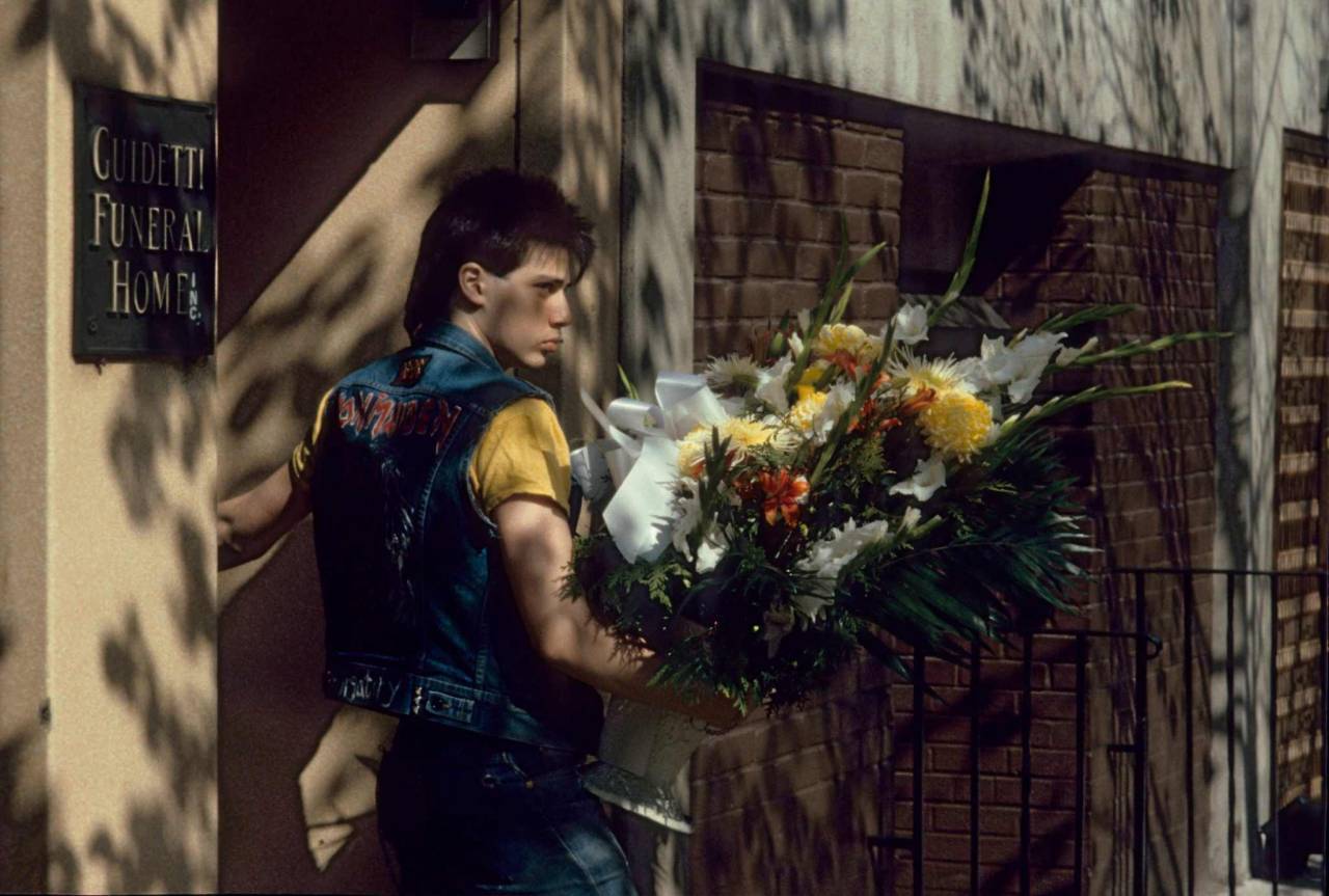 1985, New York, funeral home's delivery boy