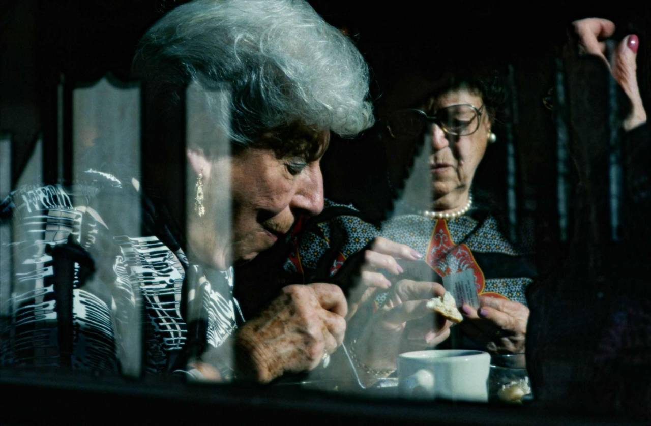 1986, New York, old ladies in a snack