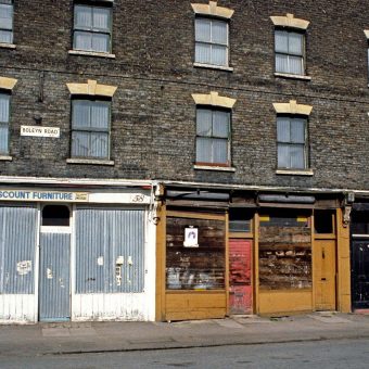 Boleyn Road 1983 shopfronts - Flashbak