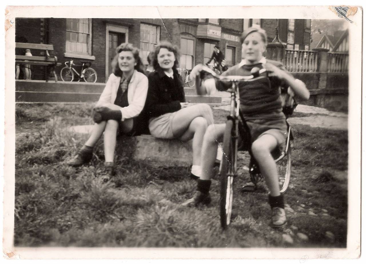 Walter and Chums in the Erdington Social and Cycling Club