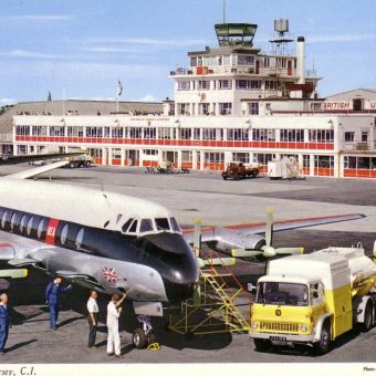 The Airport Jersey John Hinde - Flashbak