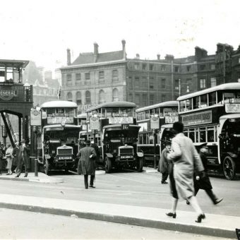 Victoria bus station in London 1927 - Flashbak