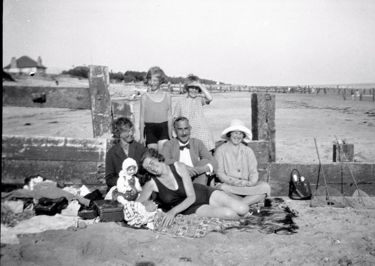 1920s family sussex kent coast holiday family beach