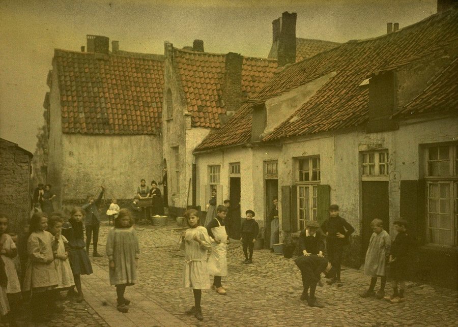 Alfonse Van Besten, Children at play c. 1912