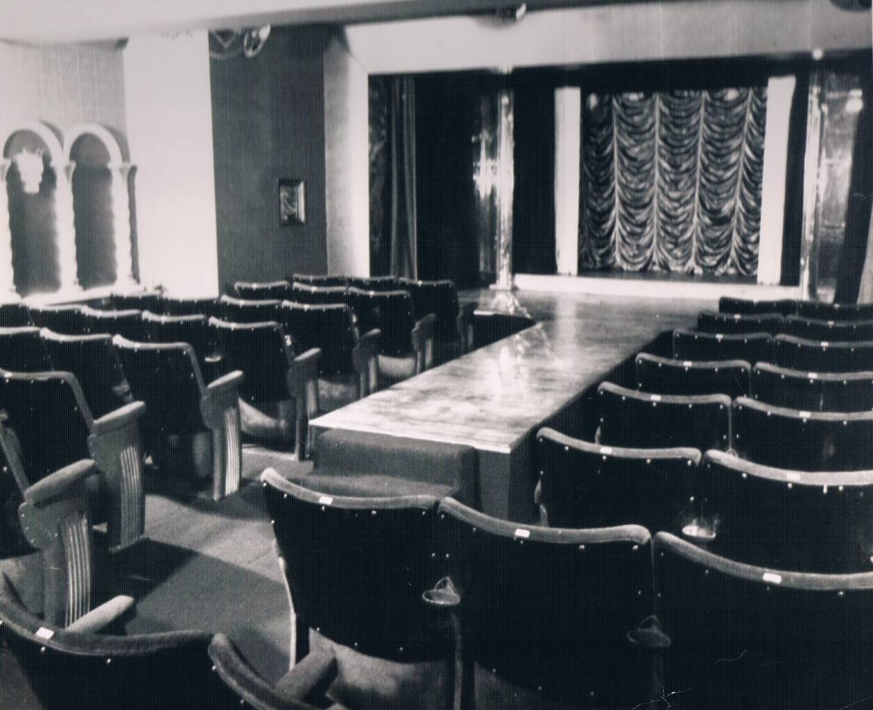 Sohos Casino de Paris Striptease Theatre Club (1958-1977)