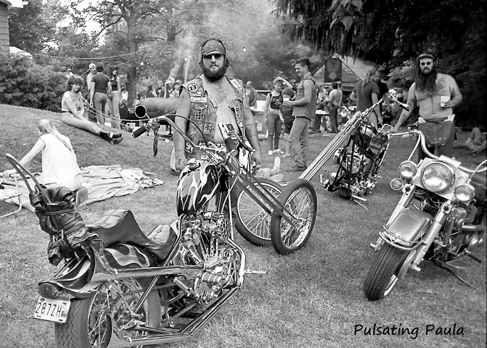 Pulsating Paul Harley Davidson bikers New Jersey babes