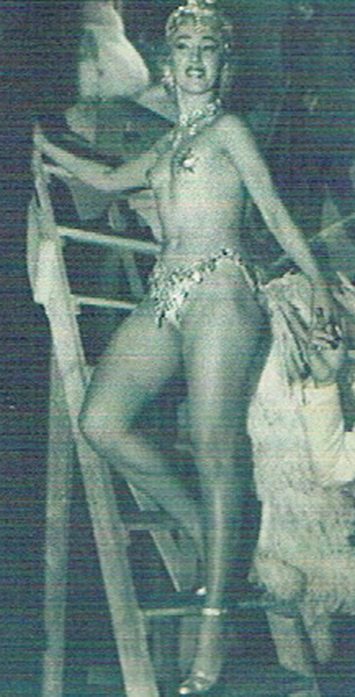 Lydia Lova backstage at the Folies Bergers