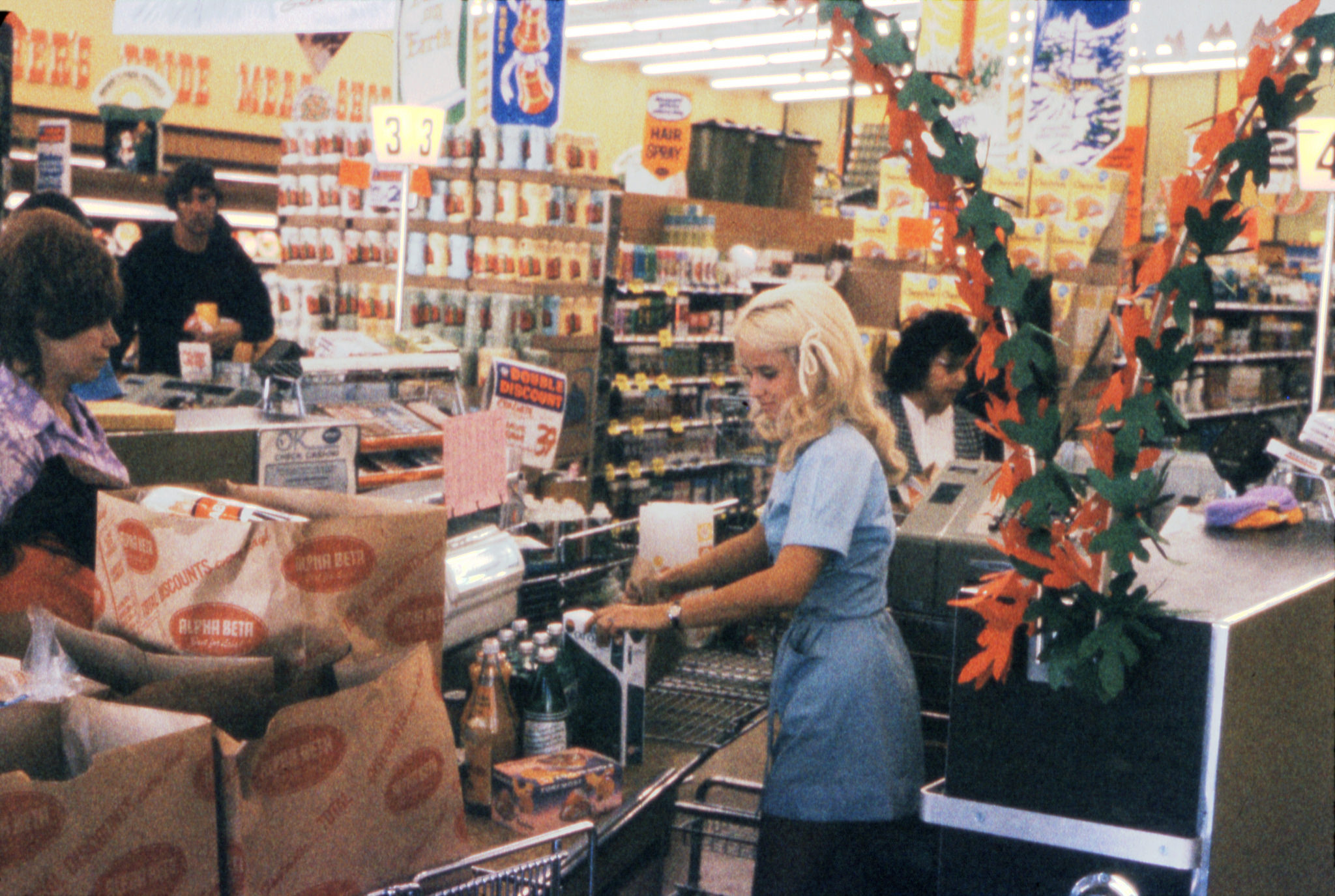 The Alpha Beta Store In Santa Ana (1974) - Flashbak