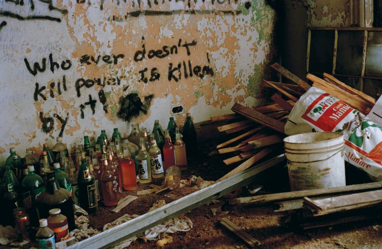 New York City Squatters In The 1990s - Flashbak