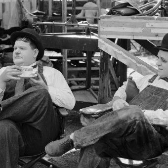 1932- Stan Laurel, with a blackened eye, and Oliver Hardy during a ...