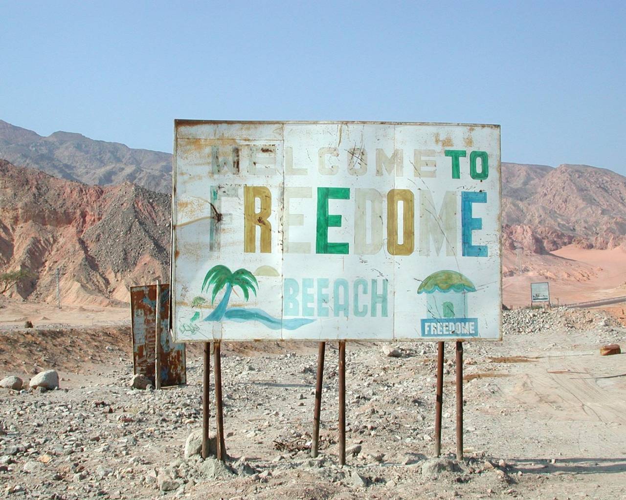 Egypt hotels abandoned Sinai