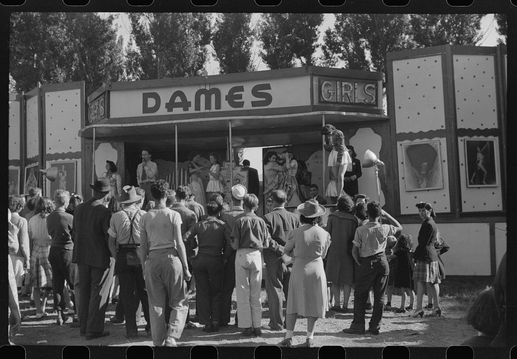A sideshow at the Rutland Fair, Rutland, Vermont] Creator(s): Delano, Jack, photographer Date Created/Published: [1941 Sept.]