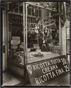Berenice Abbott's New York Stores (1930s) - Flashbak