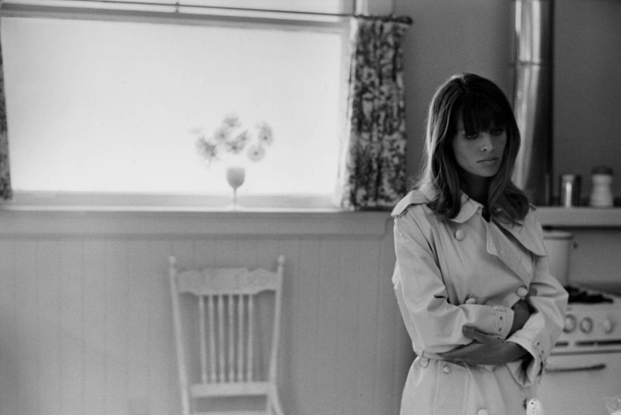 Julie Christie on the set of Petulia directed by Richard Lester, 1968 ...