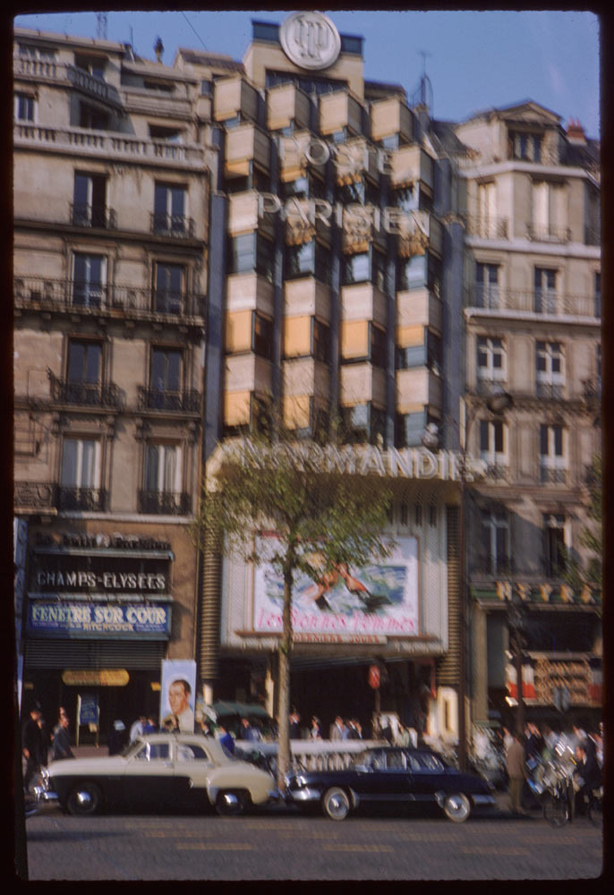 May 9, 1960. Champs Elysée