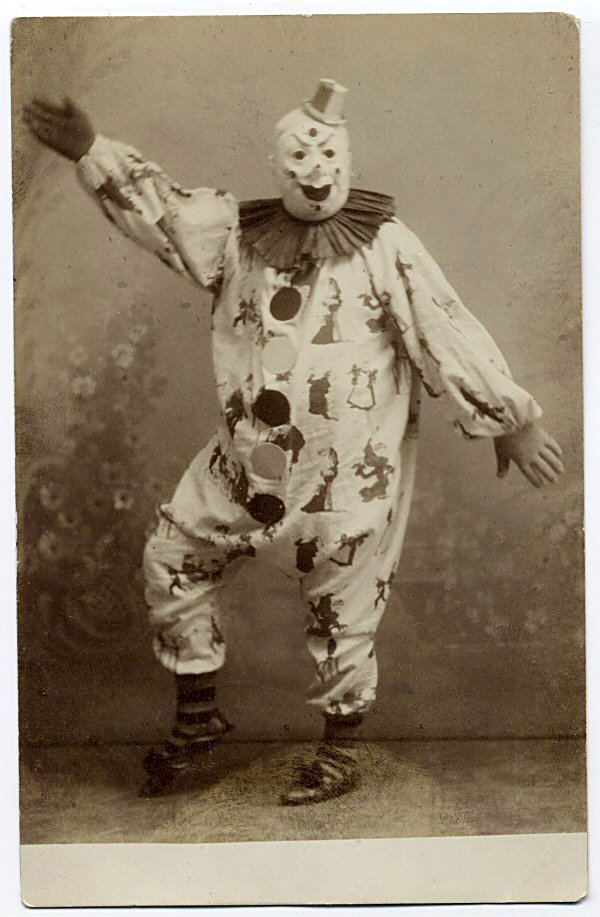 Vintage Photos Of Creepy Clowns - Flashbak