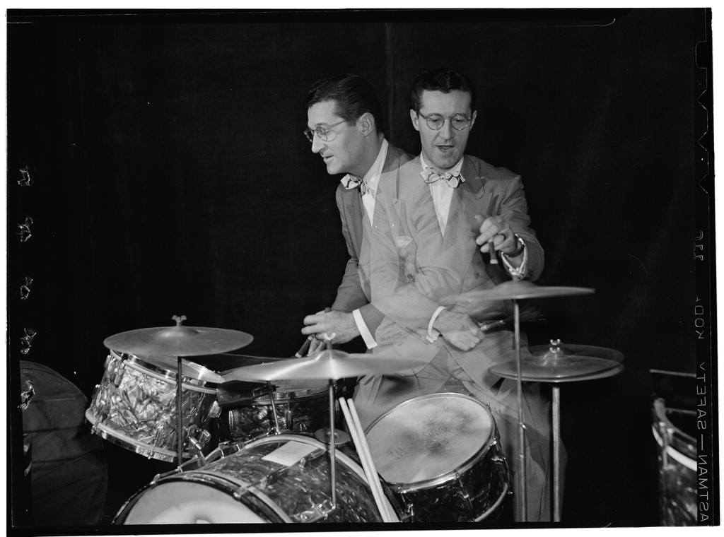 Portrait of Ray McKinley, Hotel Commodore, New York, N.Y., ca. Apr. 1946