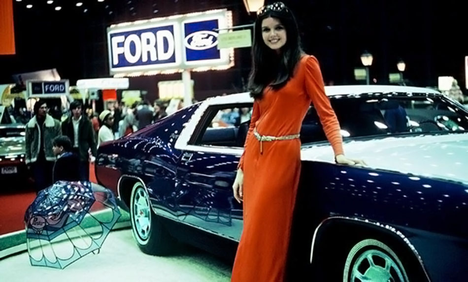 Sirens of Chrome: The Fabulous Models of Vintage Auto Shows - Flashbak