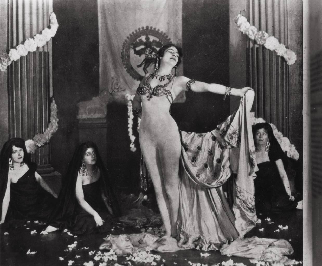 Mata Hari naked 1905