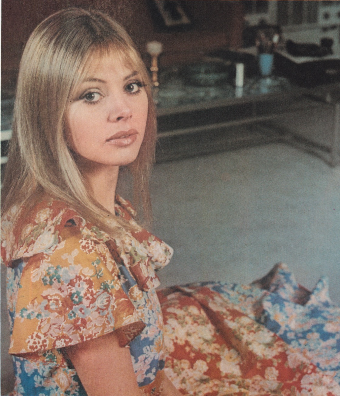 Nobs & Nosh Britt Ekland - Flashbak