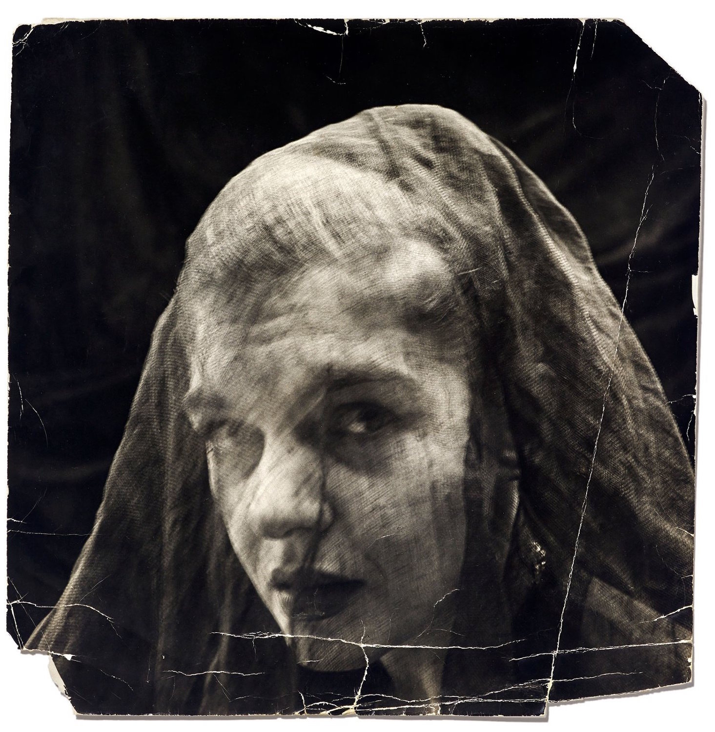 Elizabeth Smart, 1952. Photograph: John Deakin. Copyright 2014 John Deakin Archive