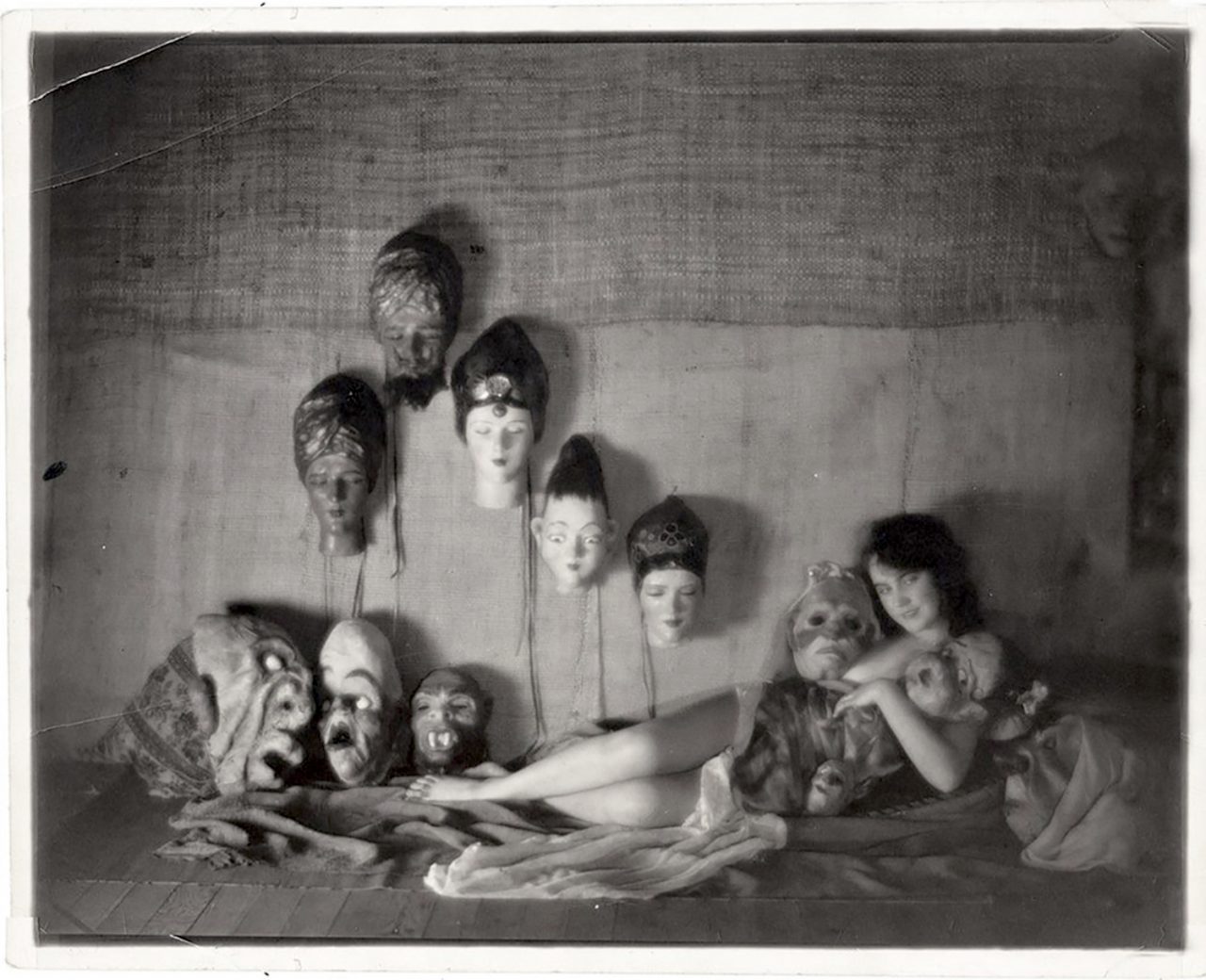 Extraordinary Arts Studies From West Of Zanzibar By William Mortensen  (1928) - Flashbak