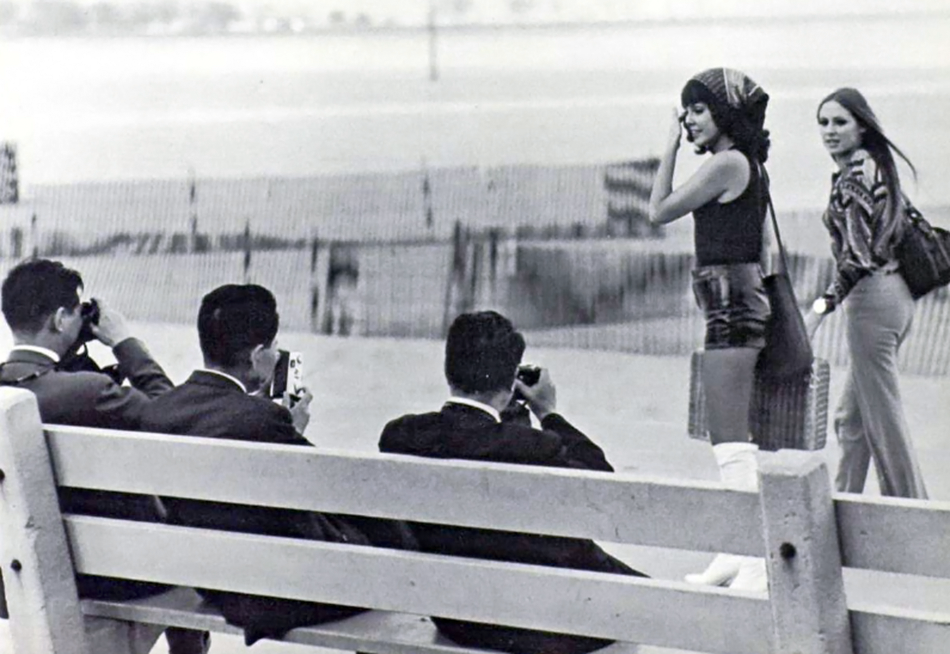 vintage girl-watchers