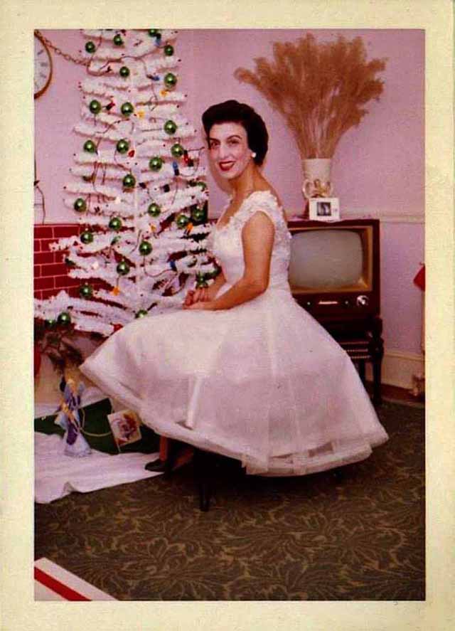 Mid-Century Women Enjoying Aluminum Christmas Trees - Flashbak