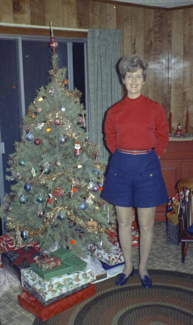 Mid-Century Women Enjoying Real Christmas Trees - Flashbak