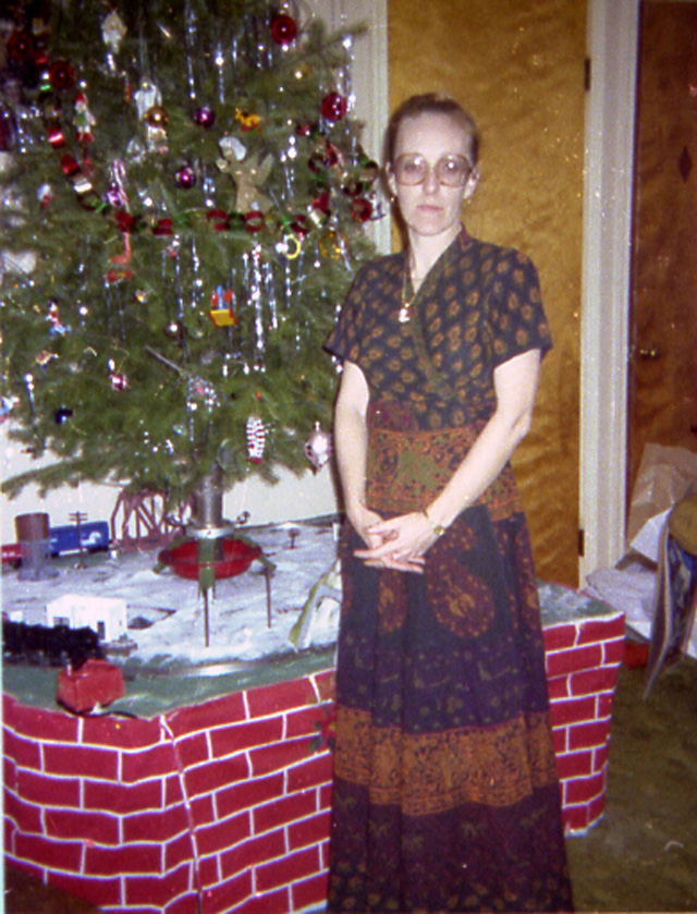 woman Christmas tree 1950s 1960s